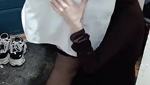 Orta yaşlı seksi lezbiyen doktor bir hastanın ağzına boşalıyor
