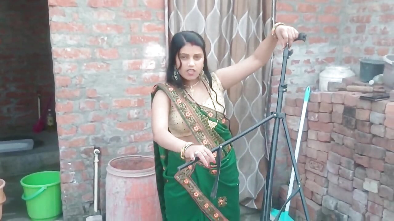 मेरी बड़ी सौतेली बहन गुस्से में थी, हमने सिंगल बिस्तर साझा किया, पूरा हिंदी ऑडियो