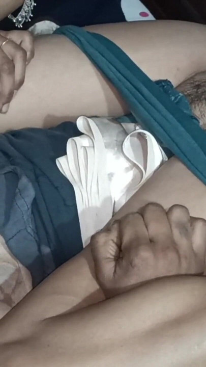 Meri Bihari Bhabhi ne Pahli baar Gaand marai Devar ke Sath aur Pani chusa | Clip 1