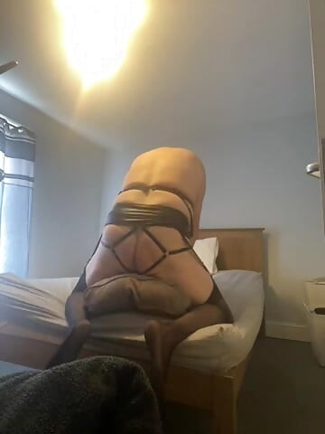 Solo gay crossdresser