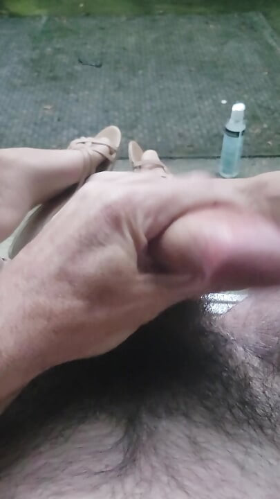 Cumming on Feet Outside