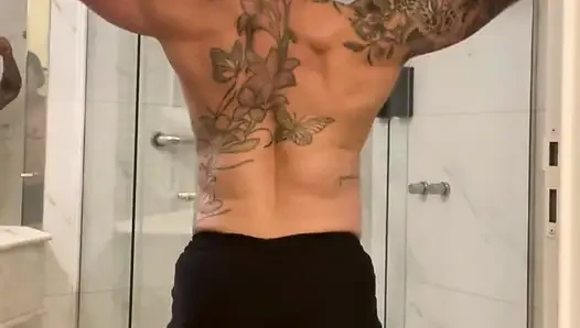 Strong muscle GILF will dominate you