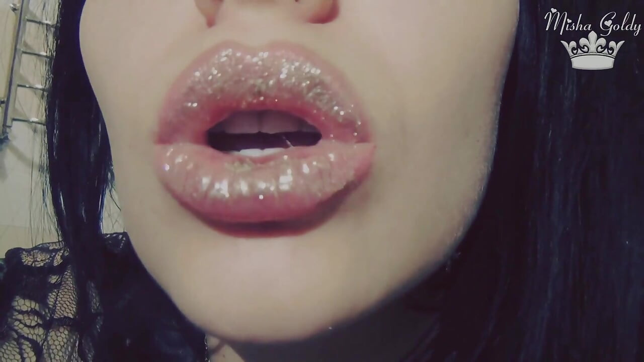 Golden lips