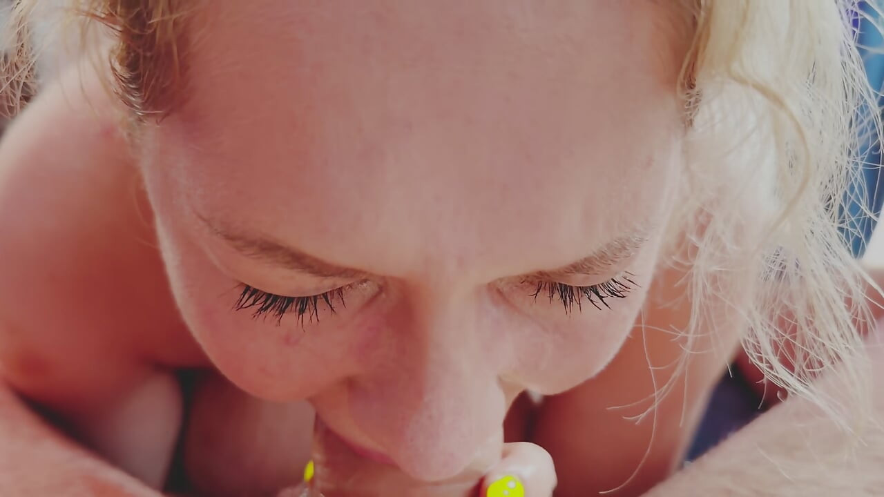 Desperate Housewife Takes My Thick Cock Deep With Yellow Nails