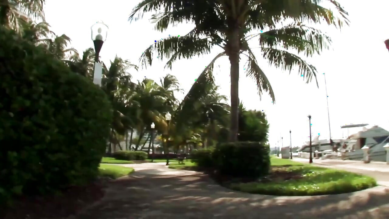 Καυτή πουτάνα τραβάει ένα μεγάλο πούτσο στα μεγάλα βυζιά της