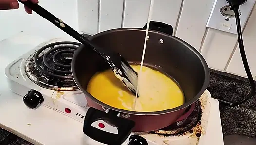 Kurcaci dientot habis-habisan sama kelinci timur