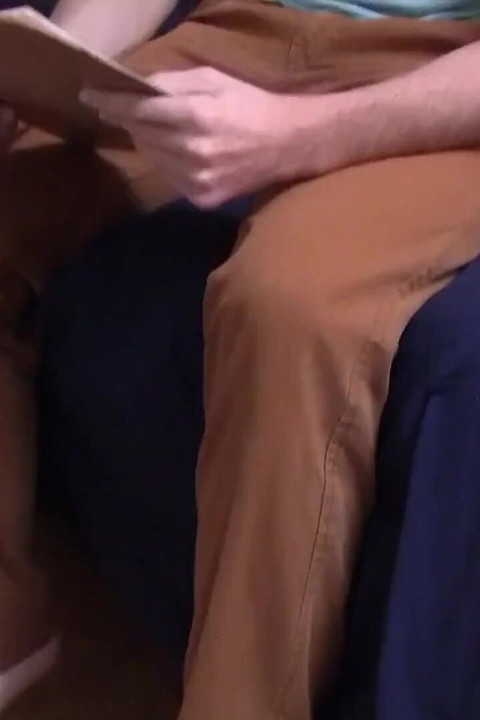 Garoto bonito sem sentido