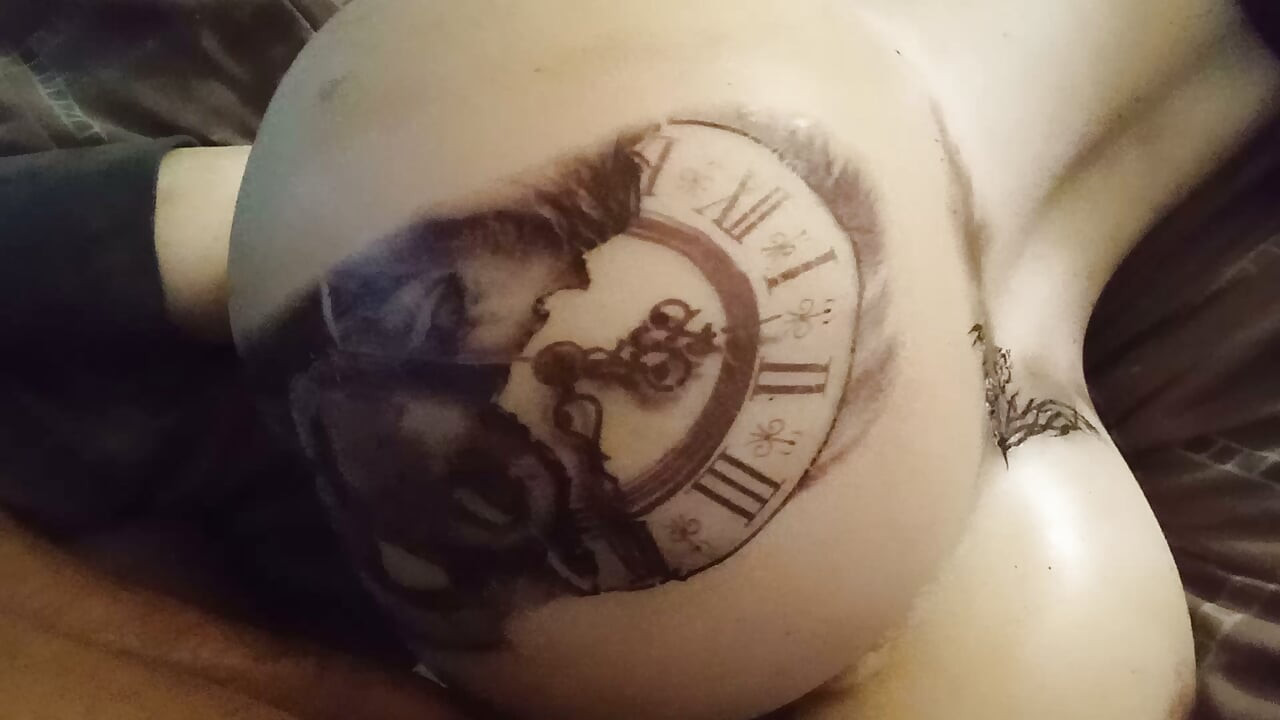 "Booty-Full " Tatted-Up, (Asian X Bunnie)...Gillar det i röven' !!