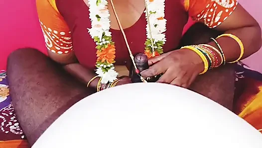 Hintli güzel sari üvey anne üvey oğlu Telugu ile edepsizce konuşuyor.