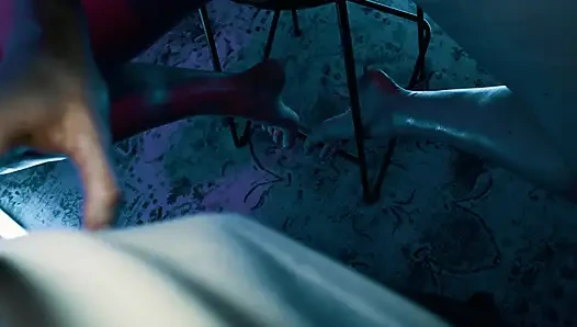 Sarışın model yağlanıyor ve parmaklıyor