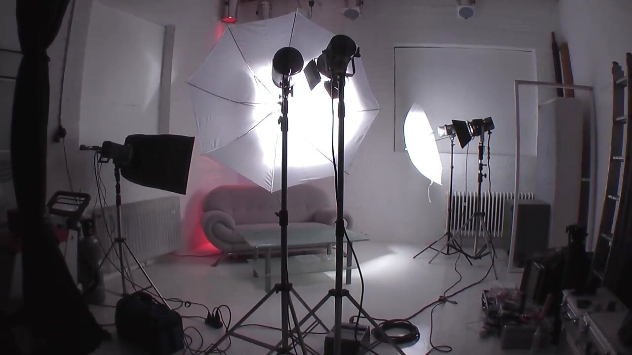 Очень грязная мастурбация для шлюховатой брюнетки