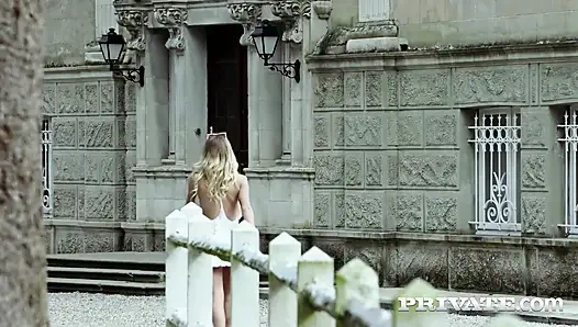 Итальянка Francesca Di Caprio в диком тройничке с двойном проникновением в комплекте