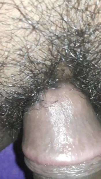 来自“哥与她的性感人妻的新性爱之夜”的令人瞠目结舌的时刻
