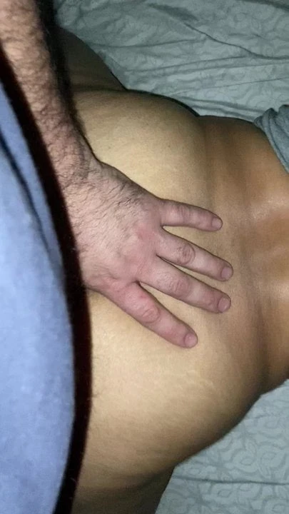 WIFES FAT ASS SHAKING WHILE GETTING FUCKED