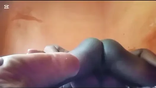 Сводную сестру трахнули на полу