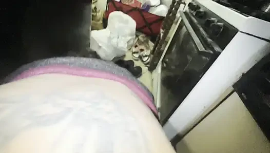 Я трахнул эту уличную в каждой комнате!