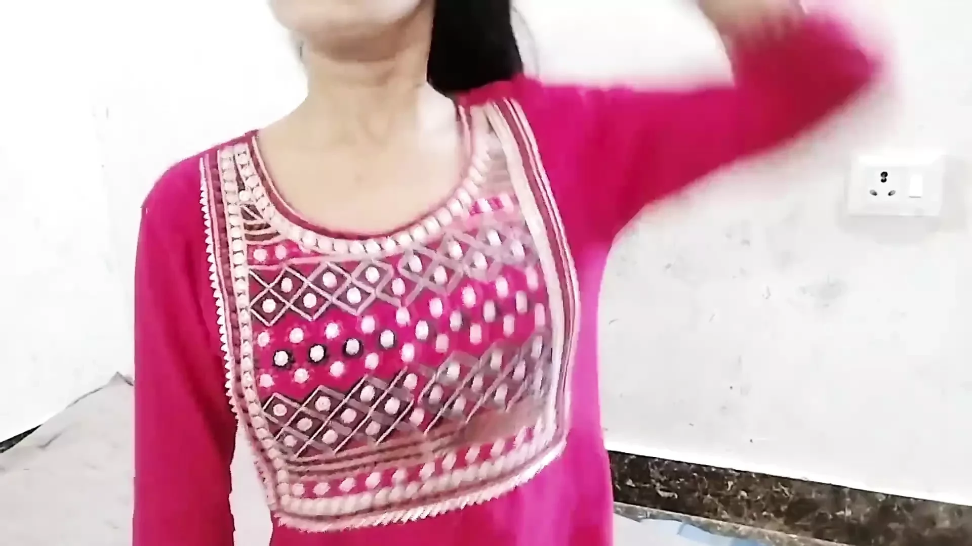 Jija ne apne bb ke jagah pe sali ko pela