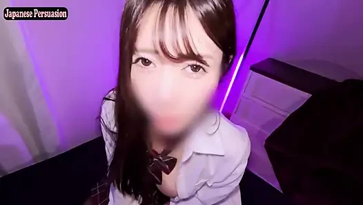 Kekacauan H Cup yang meluap. Si cantik bahenol ini kehilangan kendali dari keributan liar malam ini.