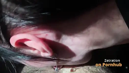 İlk kez sakso çekiyorum! Onu derine alacağım için çok gerginim