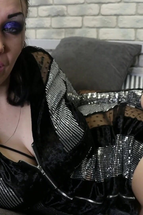 你想要和你的异种好朋友做爱, 但我愿意