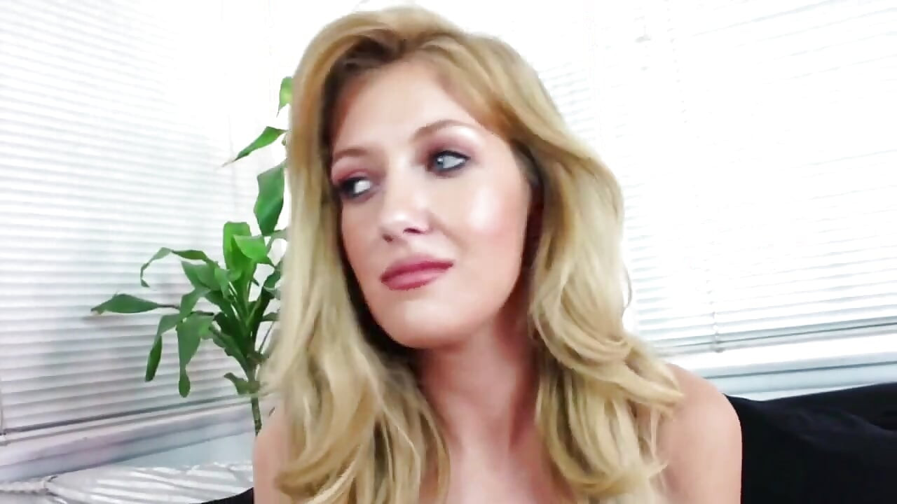 Baise de chatte, léchage de chatte, doigtage de chatte... Éjaculation sur la chatte