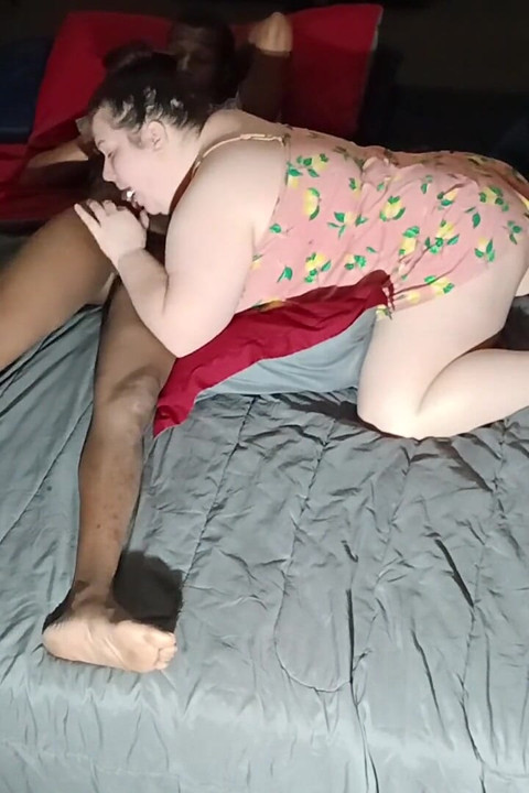 Pawg eet lul is geweldig dikke lul gaat diep