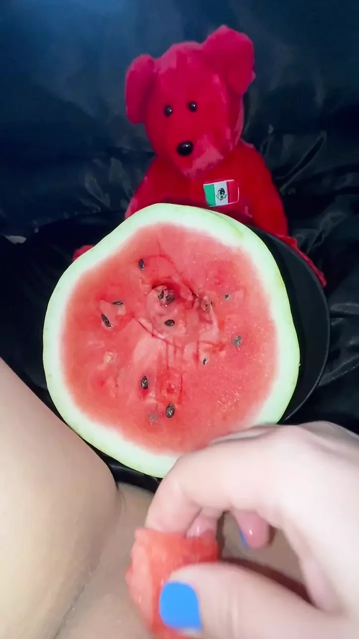 🍉 WATERMELON MULTIPLY HOMEMADE FEMALE ORGASMS- FULL ARAB LONG PORN VIDEO 2025- BEST SAUDI AMATEUR- ARABIAN SNOWWHITE KINKY MAST