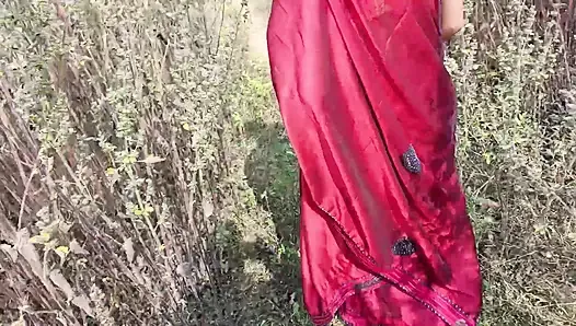 Cute bhabhi sexy👙red saree outdoor sex video