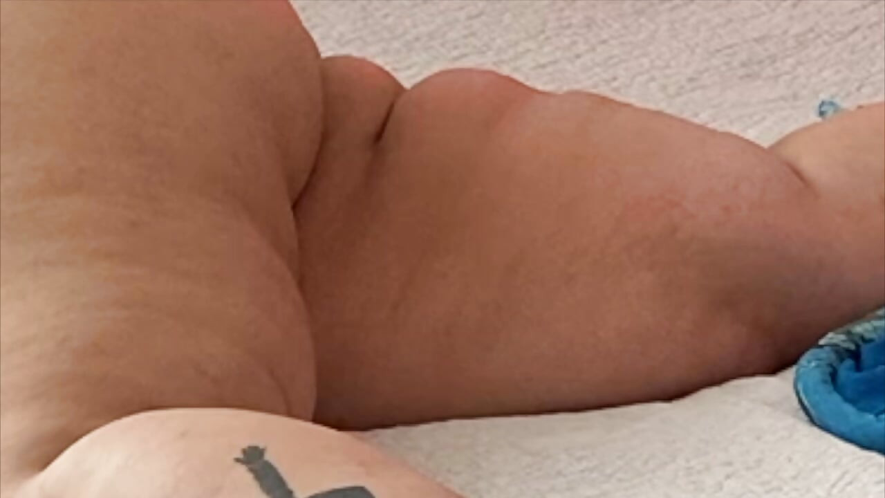Esposa casada adora pau duro no cu de manhã