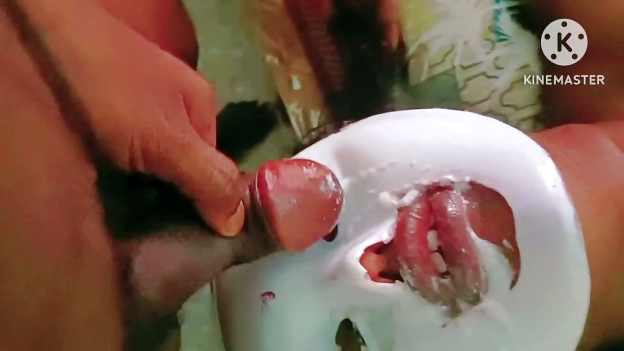 Uma menina tamil gostosa solitária se preparou para foder por um bandido para evitar roubo - Tamil Audio com gemido alto