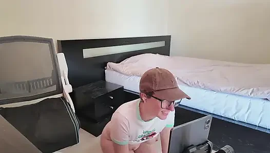 Nude Webcam Show - Short-haired MILF gives best Dirty Talk #10