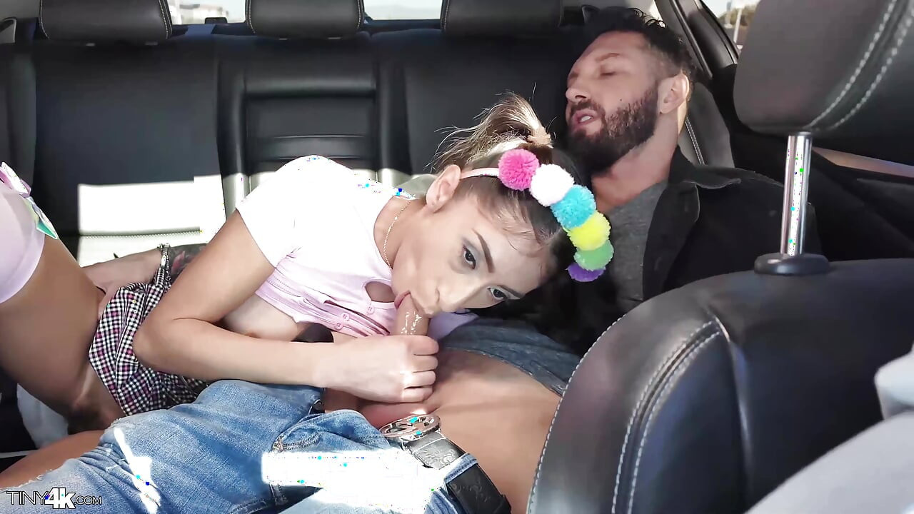Raver dziwka przynosi do domu grubego penisa na przejażdżkę