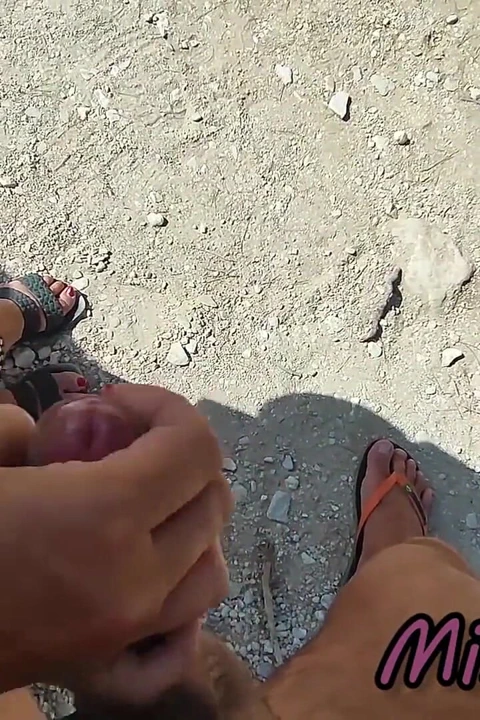 法国熟女业余在希腊裸体海滩上给陌生人口交射精 - misscreamy