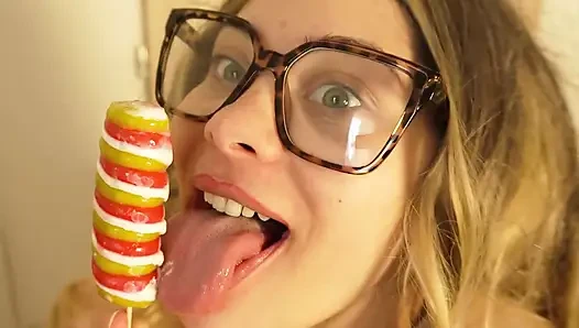 Indian Stepsister Sucks Her Lollipop Ice Cream Like She's Sucking a Dick, She Sucks It and Shows off Her Skills on a Lollipop