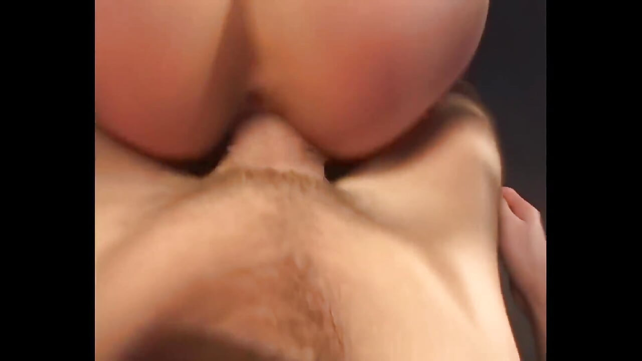 Riche Busty MILF Seduces the Pool Cleaner for His Big Cock