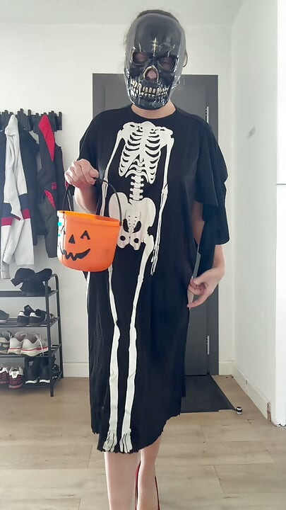 Subscribe Mym fan Faucettes Halloween 2026