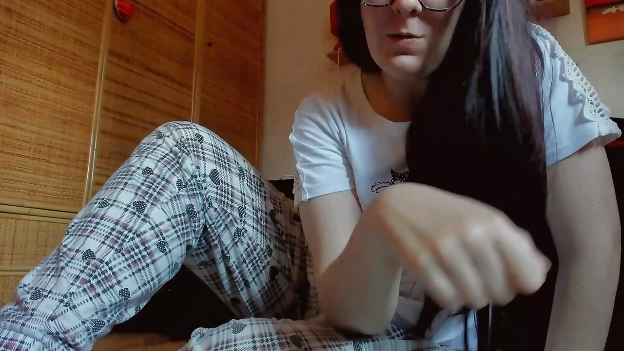 Your Italian Giantess Puts You Inside Her Pussy with This Endoscope