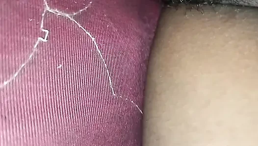 Kerala mallu Chettan masturbiert und leckt süße schwarze muschi seiner chechi auf dem bett