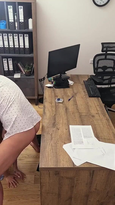 LOAN4K. I'm ready to start a new business thanks to my pussy | Clip 1