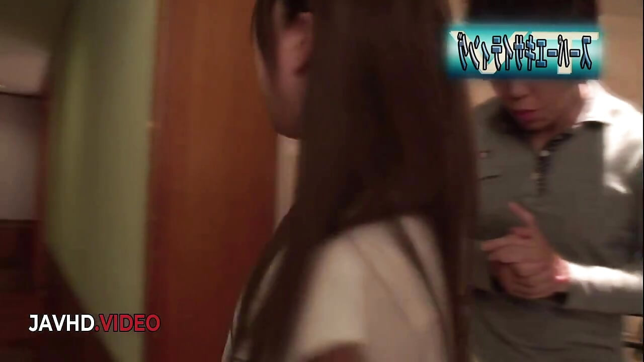 Maki horiguchi liefert erstaunlichen blowjob vor hardcore-creampie-action