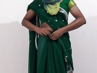 Gunjan in sari
