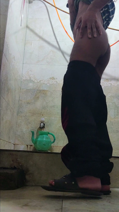 Pakistani Big Dick Handjob in Washroom | Clip 1