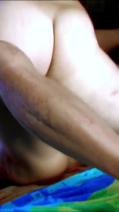 Isabelle SOLIS gets a nice double penetration at the beach | Clip 3