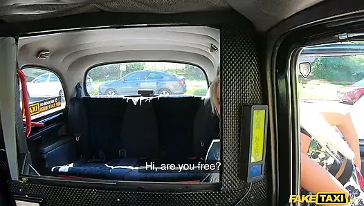 Fake taxi - emily bright o kadar güzel ve sıkı ki herkesi boşaltabilir