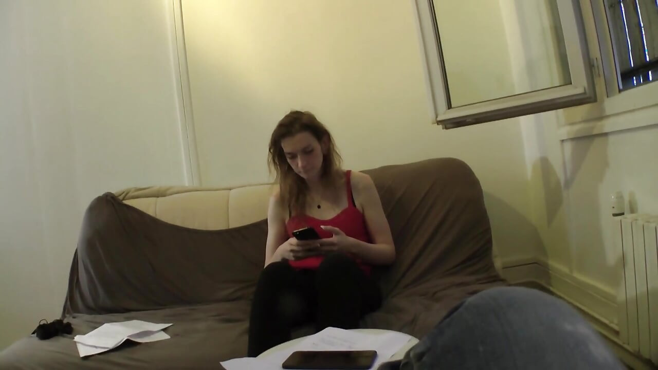 Iza kulisa porno videa sa prelepom evropskom trans ženom.