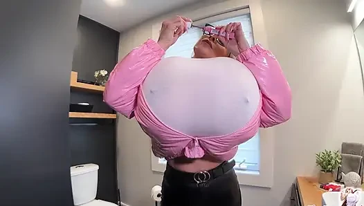Tam video! Parlak kabarık ceket genişletmeleri, bugün daha soğuk bir gün ve kim soğuk diyor, kabarık ceket diyor!