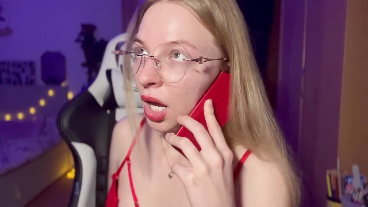 Зъл колега те тормози на работа, ASMR ролева игра