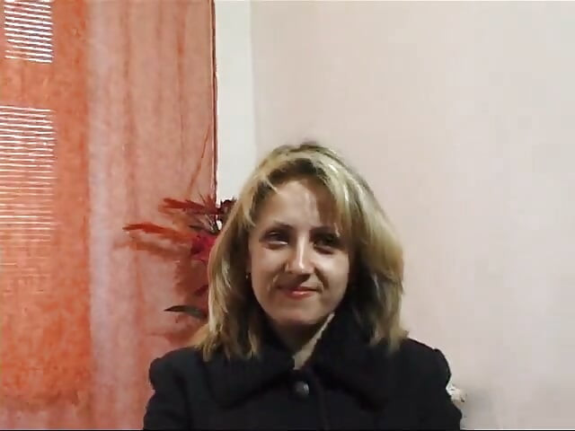 Pokupljena elke 37-godišnja sekretarica