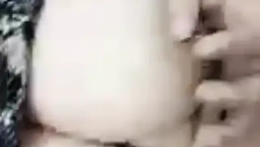 Sakso yüksek sınıf Delhili kız görüntülü görüşme sakso çekiyor.