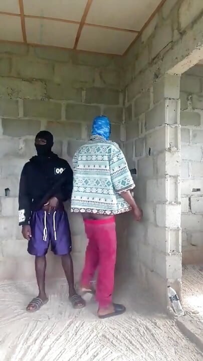Pantatku dientot sama kontol raksasa